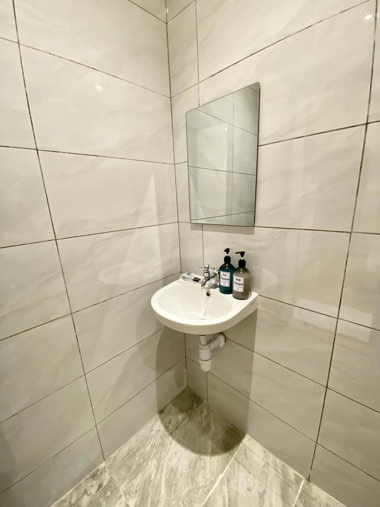 The 6N By Sky Hive Hotel George Town  Kültér fotó