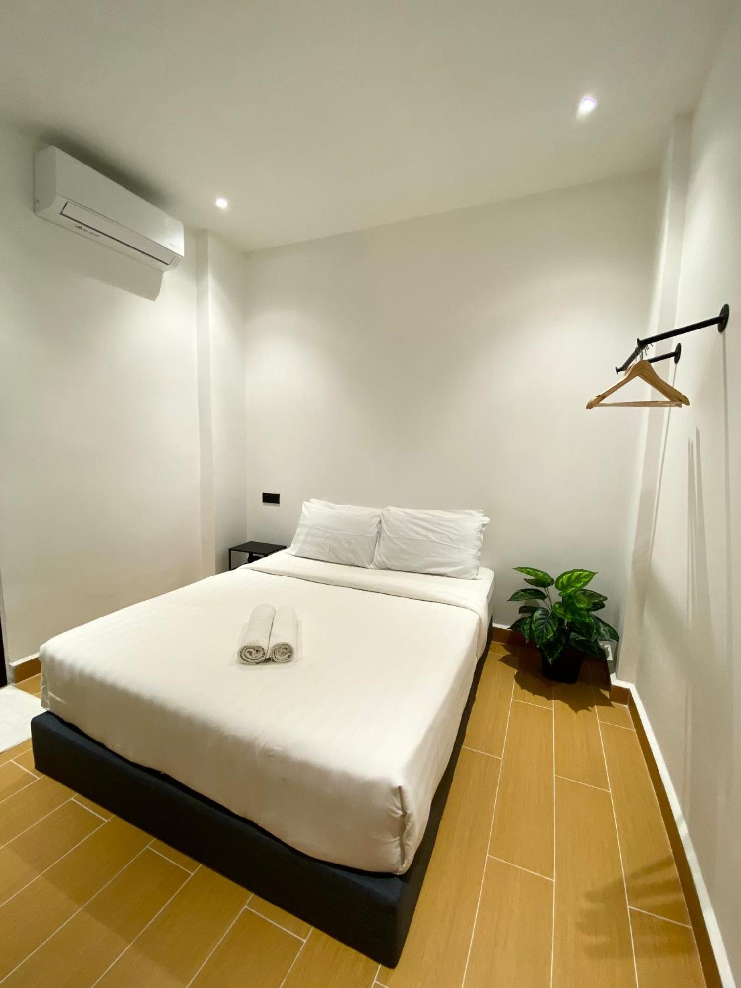 The 6N By Sky Hive Hotel George Town  Kültér fotó