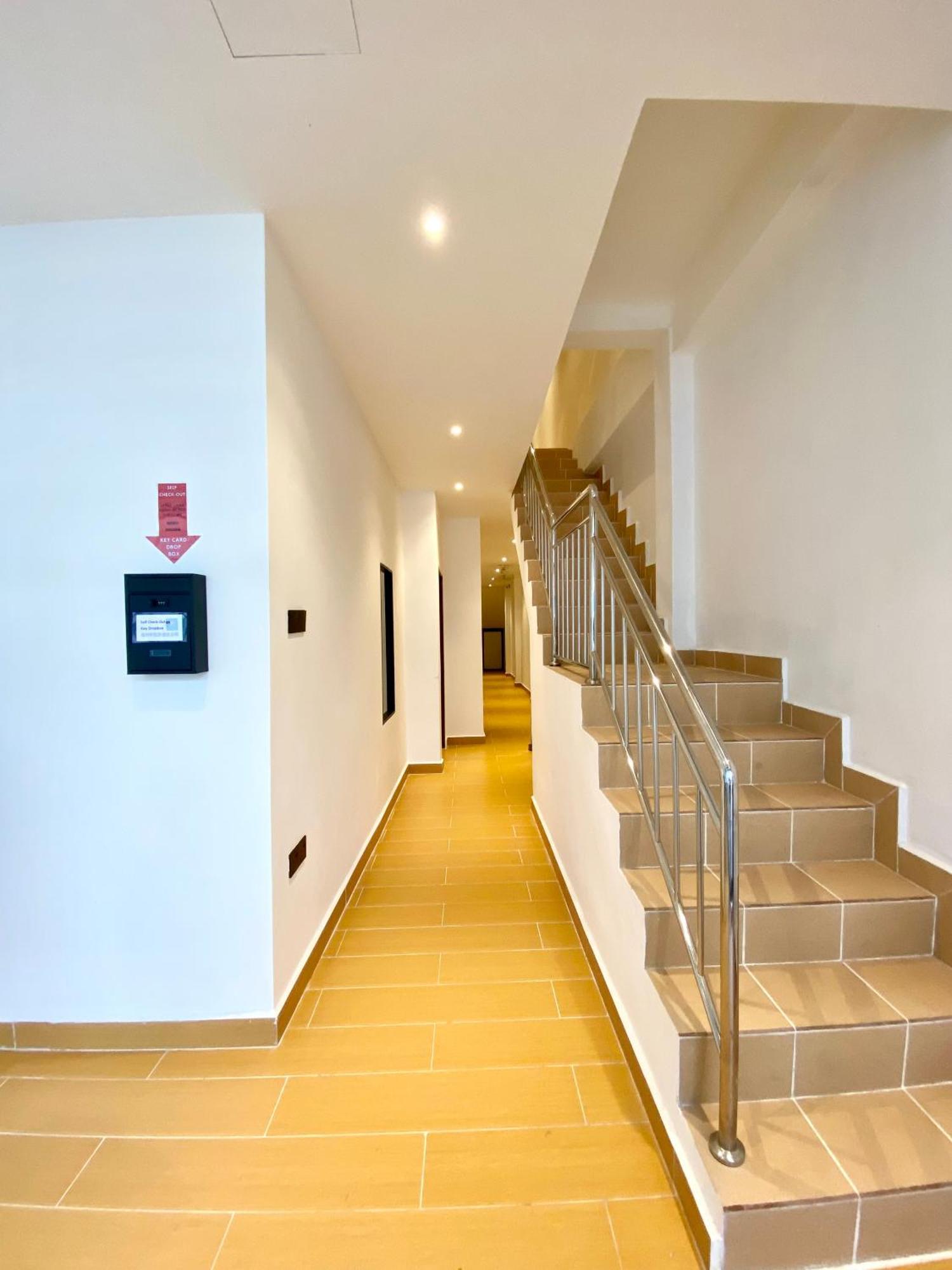 The 6N By Sky Hive Hotel George Town  Kültér fotó